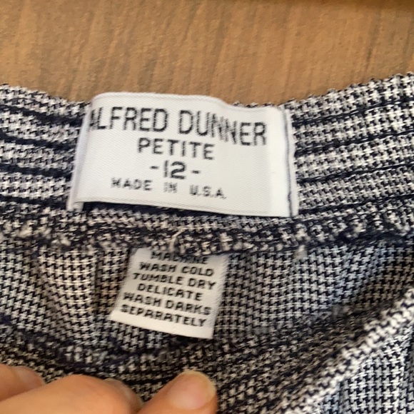 Vintage Small hounds tooth print jacket with shoulder pads & pant - Picture 14 of 17